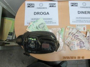 2 DETENIDOS PGR CON DROGA Y PIRATERIA CC AGROPECUARIO (2)