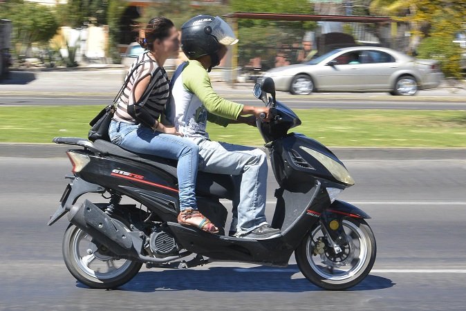 Promueve la SSPM de Aguascalientes el uso del casco en motociclistas