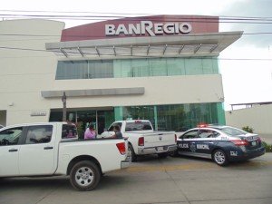ASALTO A CUENTAHABIENTE BANREGIO AV AGS (2)