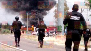 Explota pipa con gasolina al ser alcanzada por el tren en Aguascalientes_07