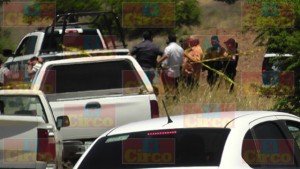 DECAPITADO Y SIN BRAZOS DEJAN CUERPO CON NARCOMENSAJE EN FRESNILLO_03