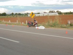 MUERTA CHOQUE COMBI VS MOTO CARRETERA 2 RINCON DE ROMOS (5)
