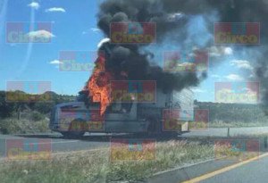 NARCOBLOQUEOS EN LAGOS DE MORENO_03