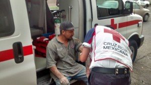 4 LESIONADOS CHOQUE-VOLCADURA TRAILER VS CAMIONETA SIGLO XXI (6)