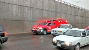 4 LESIONADOS CHOQUE-VOLCADURA TRAILER VS CAMIONETA SIGLO XXI (8)