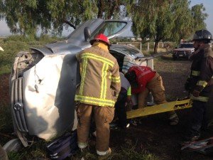 ACCIDENTE VOLCADURA CARRETERA 122 TRAMO BORROTES A SN FCO ROMO (3)