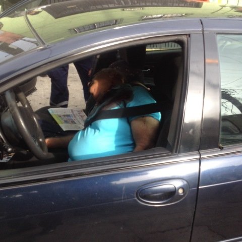 Ejecutaron a balazos a un adulto mayor a bordo de su auto en Guadalajara