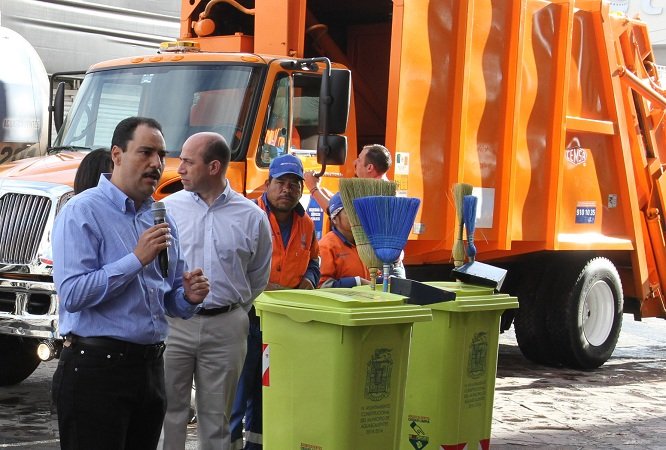 Supervisa MunicipioAgs condiciones de plantilla vehicular de limpia