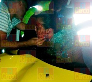DRAMATICO RESCATE DE JOVEN EN UN CHOQUE DE TAXI EN LAGOS_02