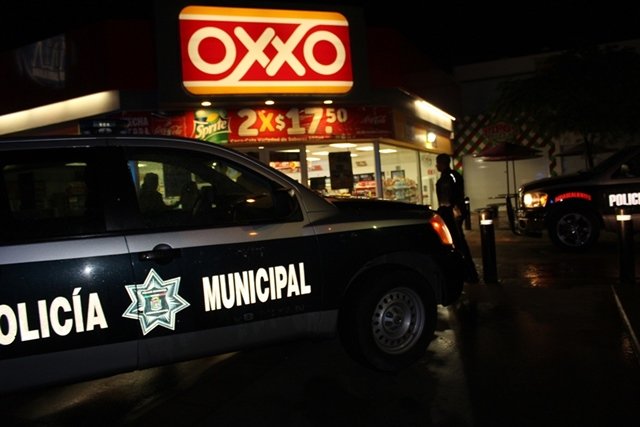 ¡Violento y enésimo asalto en un tienda OXXO en Aguascalientes!