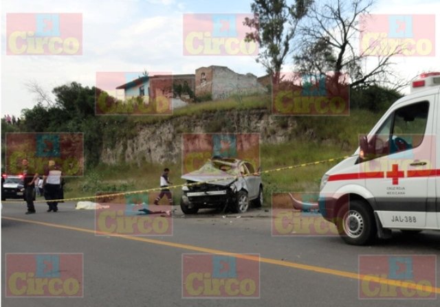 ¡Muere un hombre tras volcar su camioneta en San Juan de los Lagos!