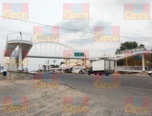 INTENTO SUICIDARSE AVENTANDOSE DE UN PUENTE EN LAGOS DE MORENO_01