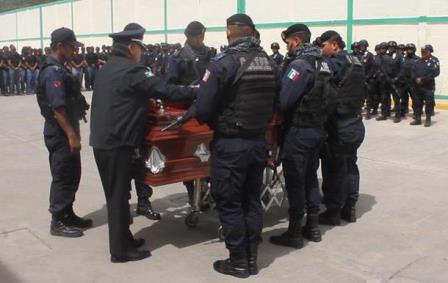 ¡Con emotivo homenaje dieron el último adiós al policía estatal asesinado en Zacatecas!