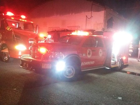 ¡Un empleado resultó intoxicado tras un incendio en una empresa en Aguascalientes!