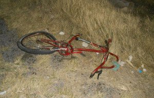Ciclista sufre amputación de sus dos piernas al ser impactado por auto fantasma_01