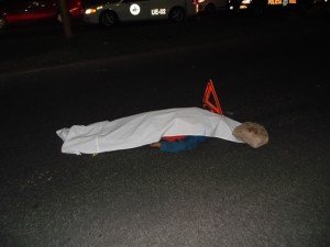 MUERTO CICLISTA IMPACTADO AUTO CONVENCION Y NICARAGUA (1)