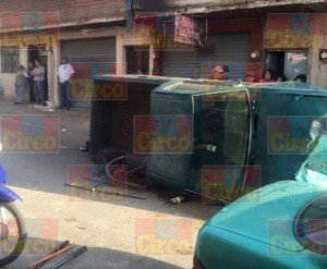 UN MUERTO Y 16 LESIONADOS EN CHOQUE Y ATROPELLO EN CORTEJO FUNEBRE EN SAN JUAN DE LOS LAGOS_02