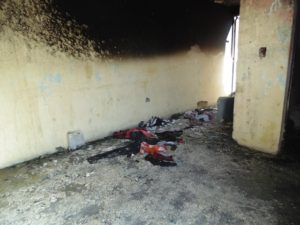 INCENDIAN PICADERO EN JM CON BOMBAS MOLOTOV (6)