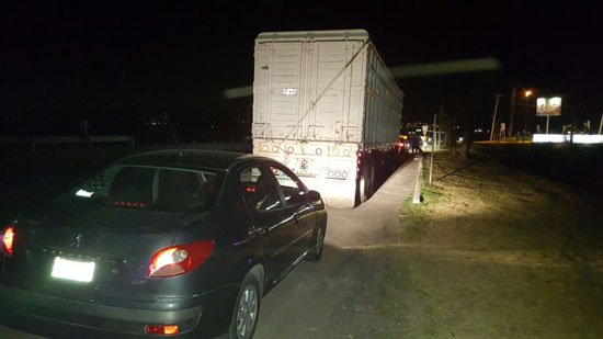 Policía Federal recupera tractocamión robado cargado con 33 toneladas de fécula de maíz y detiene a tres responsables en Querétaro