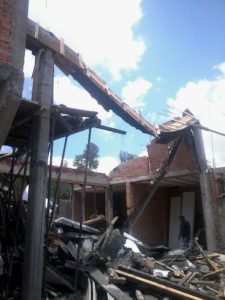 2 LESIONADOS DERRUMBE EN OBRA EN JESUS MARIA (8)