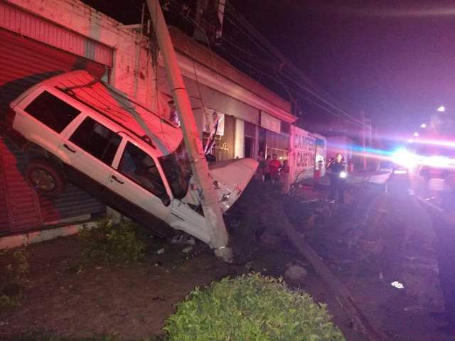 ¡Impresionante accidente dejó 3 lesionados en Aguascalientes!
