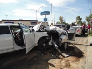 3 LESIONADOS CARAMBOLA 10 VEHICULOS EN MANUEL J. CLOUTHIER (11)