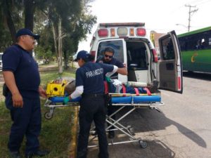 LESIONADO MOTOCICLISTA CAIDA Y CHOQUE VS URBANO EN INSURGENTES (4)