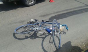 Muere un ciclista que fue impactado y aplastado por un trailer (2)