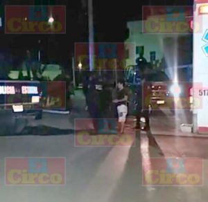 Dejan persona amarrada a un poste con un narcomensaje en Fresnillo_03