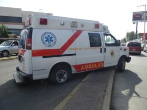 2-lesionados-choque-ambulancia-vs-taxi-independencia-y-ldc-5