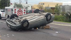 otra-muerta-volcadura-auto-70-poniente-5