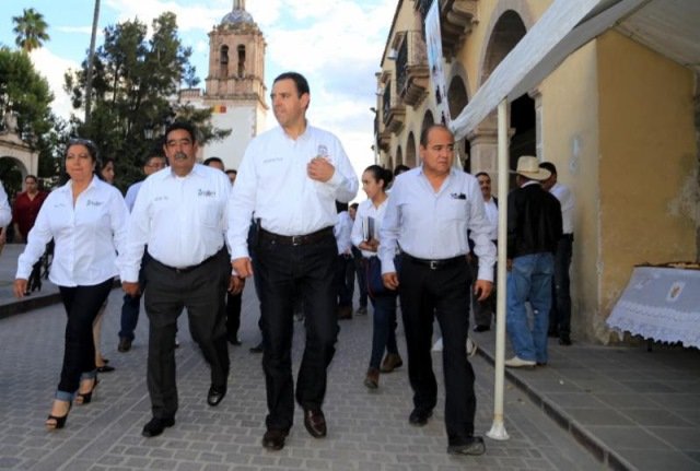 ¡Visita Alejandro Tello 5 municipios y ofrece apoyos en salud, seguridad e infraestructura!