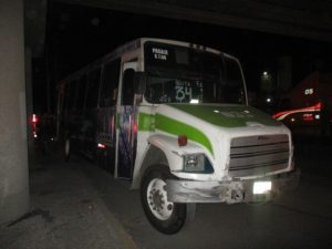 8-lesionados-choque-combi-vs-urbano-45-sur-y-entronque-a-los-arellano-6