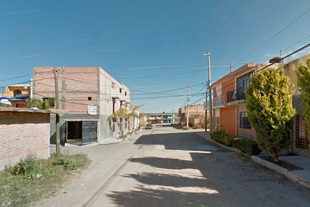 ¡Policías investigadores y elementos de la FURJ “reventaron” una casa en Encarnación de Díaz!