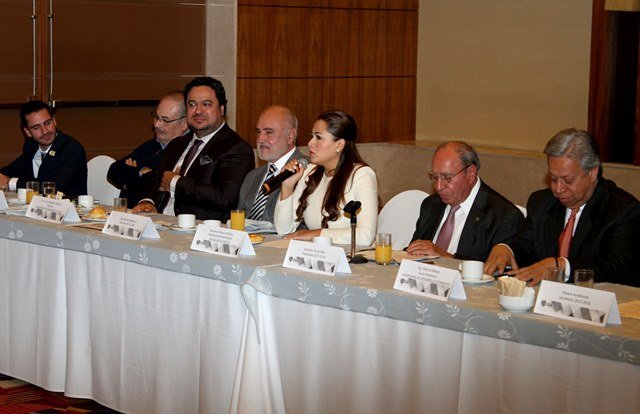 ¡Tere Jiménez se reunió con el Grupo de Industriales de Aguascalientes!