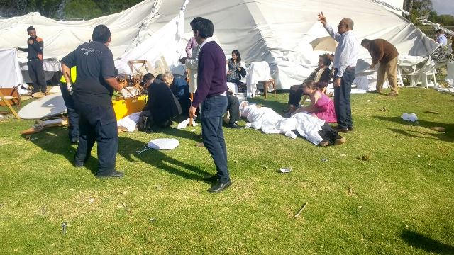 ¡Pánico en fiesta en Aguascalientes: carpa cayó sobre invitados y dejó más de 50 lesionados!