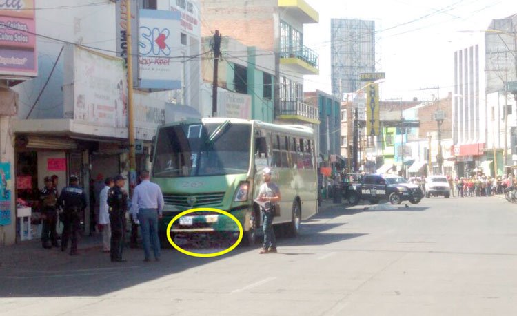 ¡Camión urbano atropella y mata a ciclista en Aguascalientes!