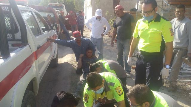 ¡4 albañiles se salvaron de morir tras un derrumbe en una construcción en Aguascalientes!