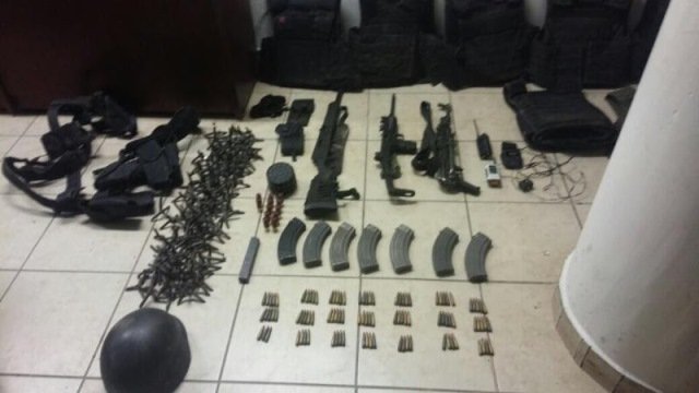 ¡Tras balacera, la PEP aseguró armas de fuego largas, implementos balísticos y camionetas robadas!