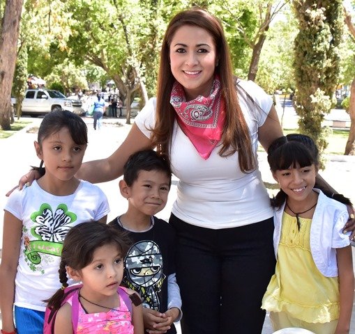 ¡La alcaldesa Tere Jiménez encabezó el festejo por el Día del Niño en el parque Hidalgo!