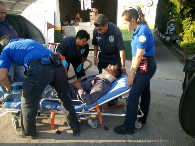 ¡Repartidor de gas resultó lesionado tras una caída de 4 metros en Aguascalientes!