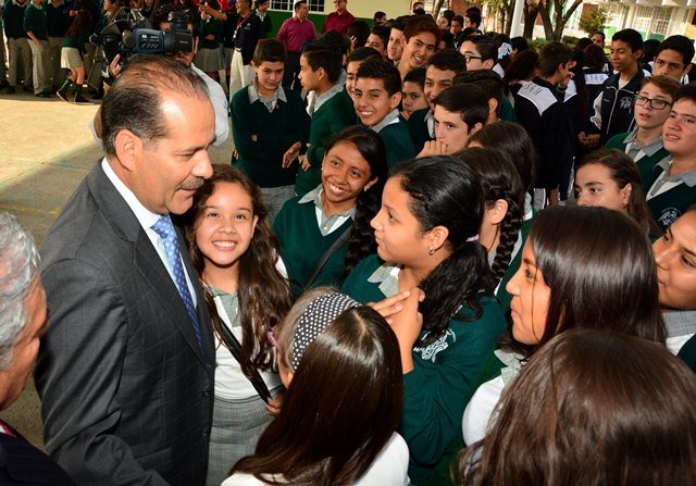 ¡Gobernador MOS entregó obra educativa en beneficio de mil niños!