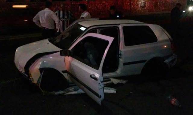 ¡Veloz conductor se estrelló contra una patrulla de la Policía Estatal en Aguascalientes!