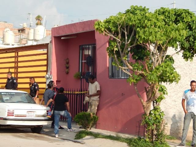 ¡Asesinaron a una joven a golpes y puñaladas en su casa en Aguascalientes!