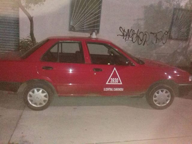 ¡Taxista fue asaltado en Aguascalientes y despojado del auto de alquiler!