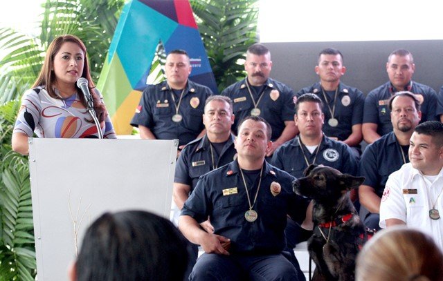 ¡Condecora alcaldesa Tere Jiménez a héroes que ya forman parte de la historia en Aguascalientes!
