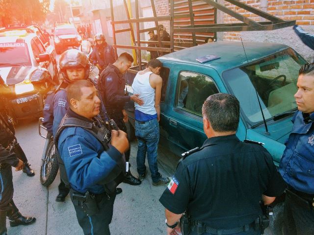 ¡Policías municipales detuvieron tras una persecución a un robacoches en Aguascalientes!