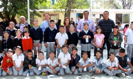 ¡IEA y Fundación Ver Bien para Aprender Mejor entregan anteojos a más de 2 mil alumnos de primaria!
