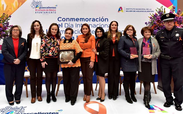¡Reconoce Tere Jiménez a defensoras de los derechos de la mujer en Aguascalientes!