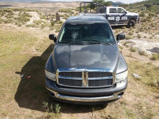 ¡Policías estatales recuperaron en Villa García, Zacatecas, camioneta que fue robada en Guanajuato!